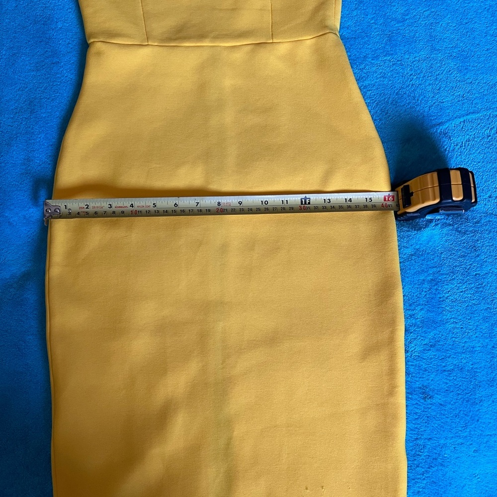 Yellow one shoulder bodycon dress 💛🌟 - Picture 10 of 16